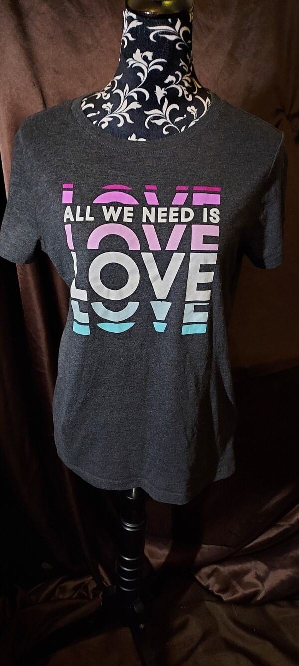 Free State All We Need is Love Short Sleeve Graphic Print Tee Size XL